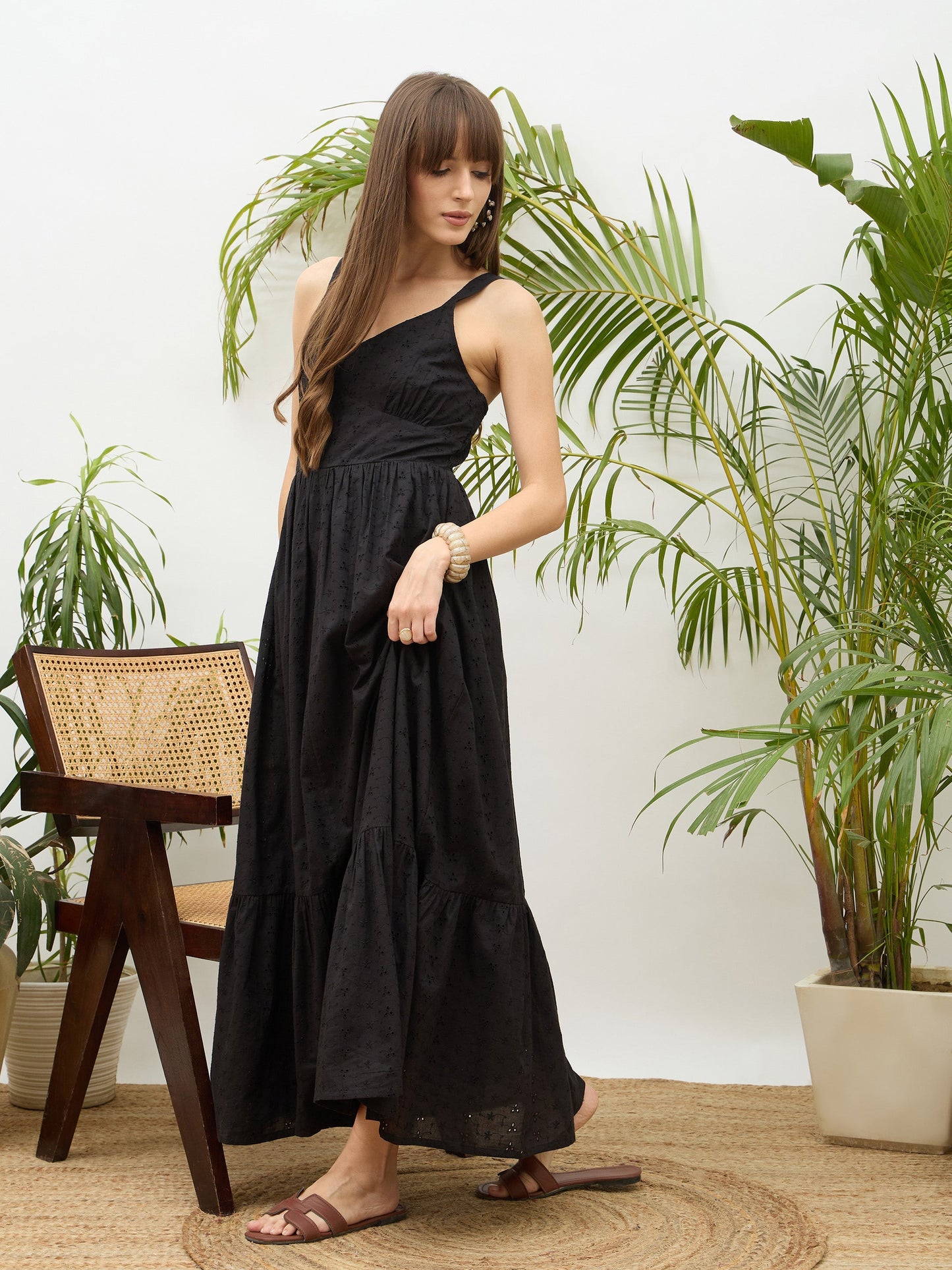 Women Black Sweetheart Neck Strappy Maxi Dress