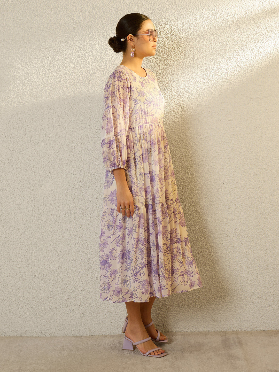 Women White Floral Round Neck Balloon Sleeve Midi Dress