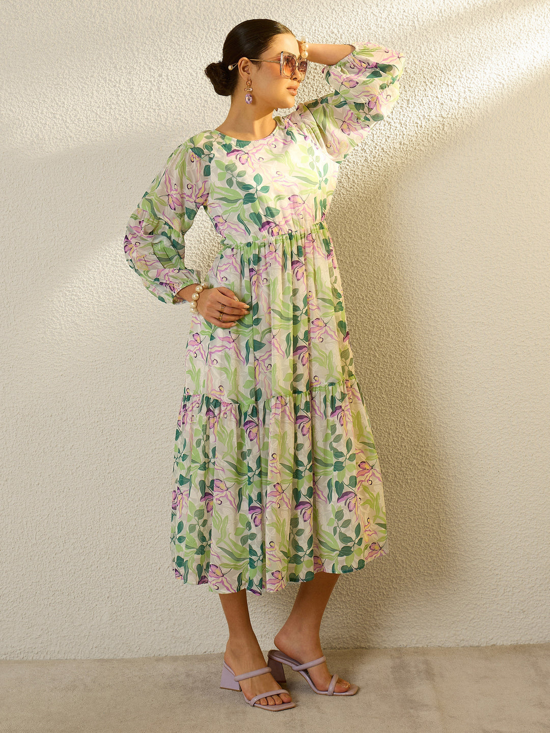 Women Off White Floral Round Neck Balloon Sleeve Midi Dress