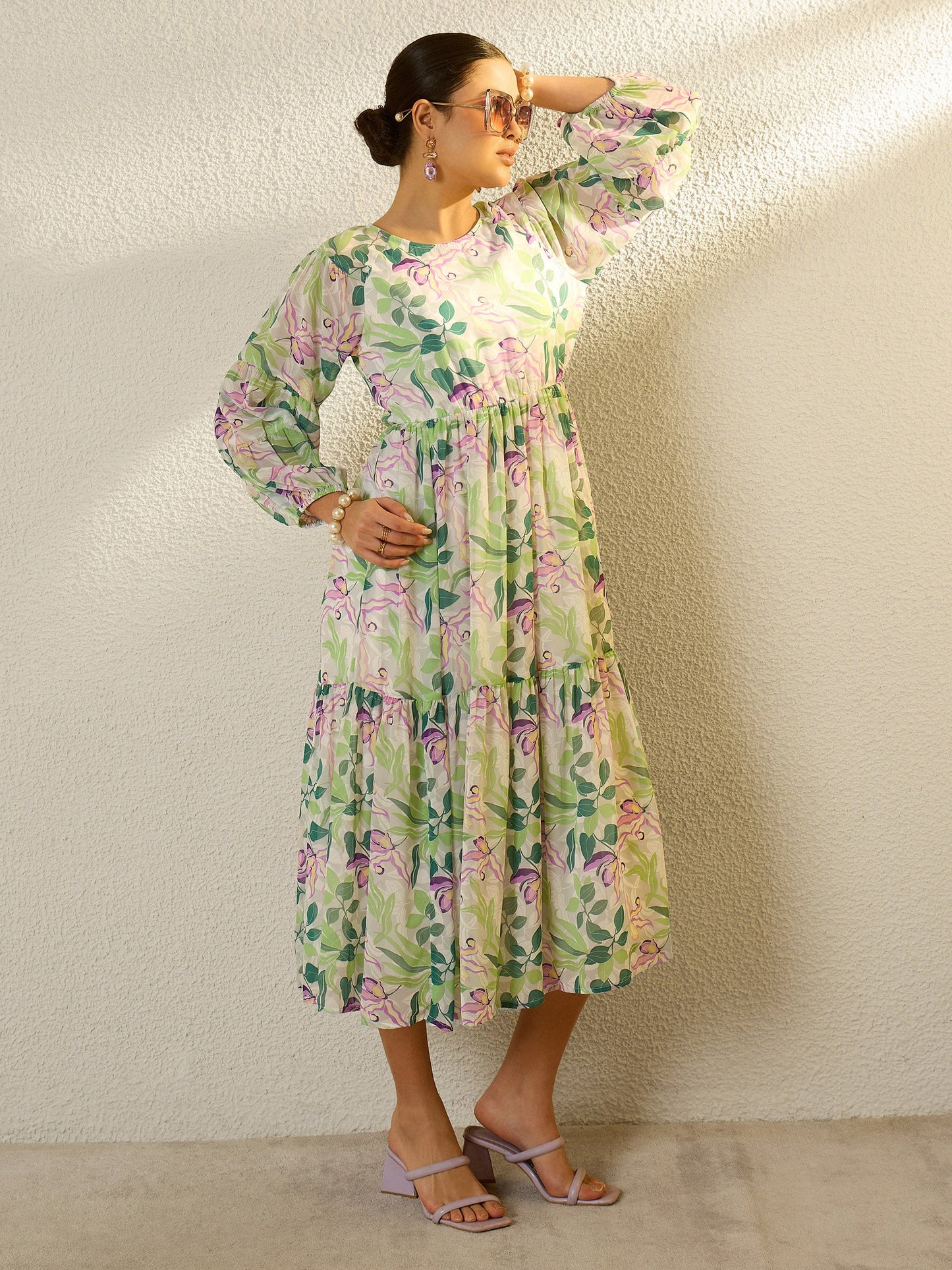 Women Off White Floral Round Neck Balloon Sleeve Midi Dress