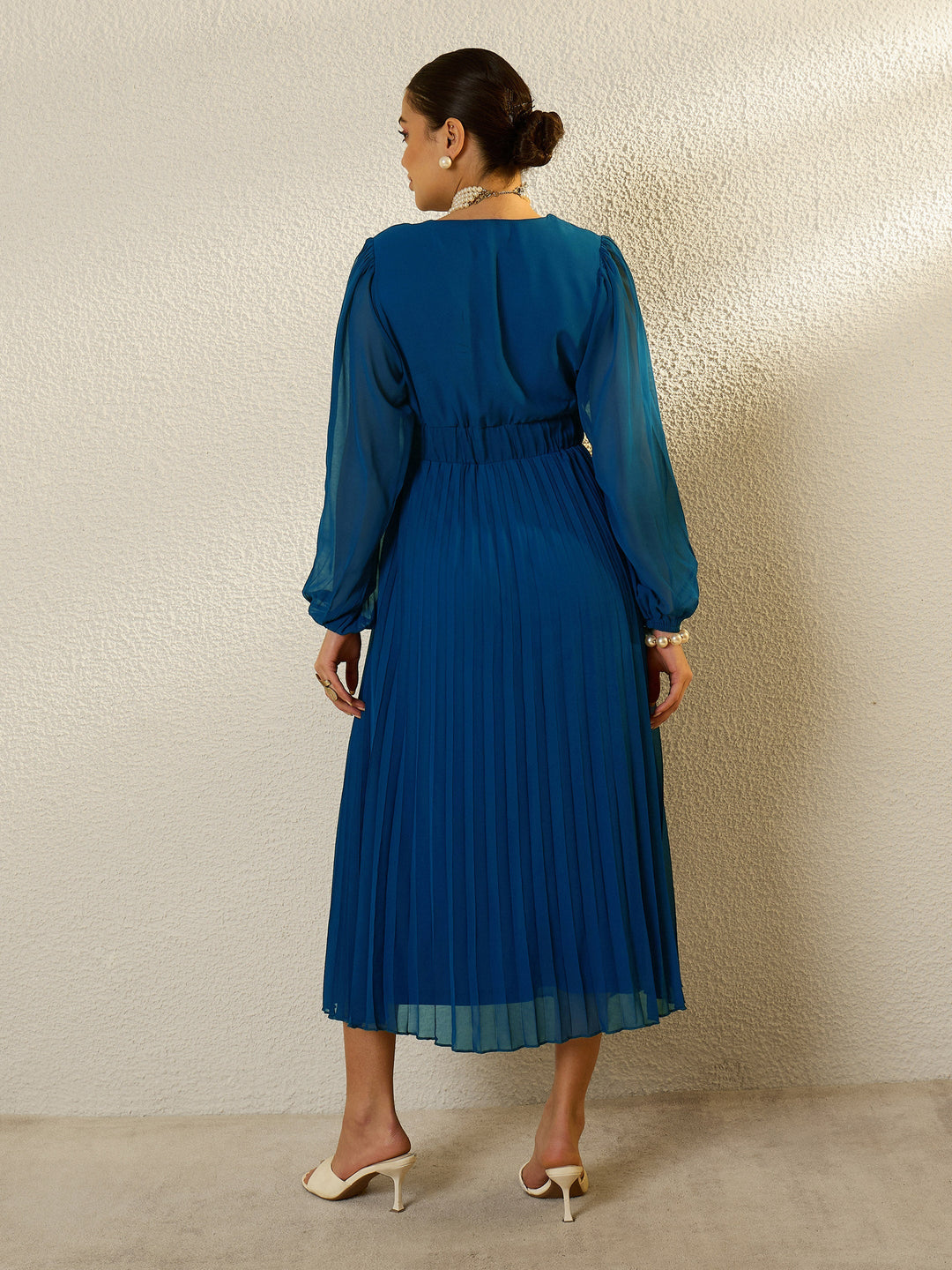 Women Blue V-Neck Full Sleeve Pleated Midi Dress