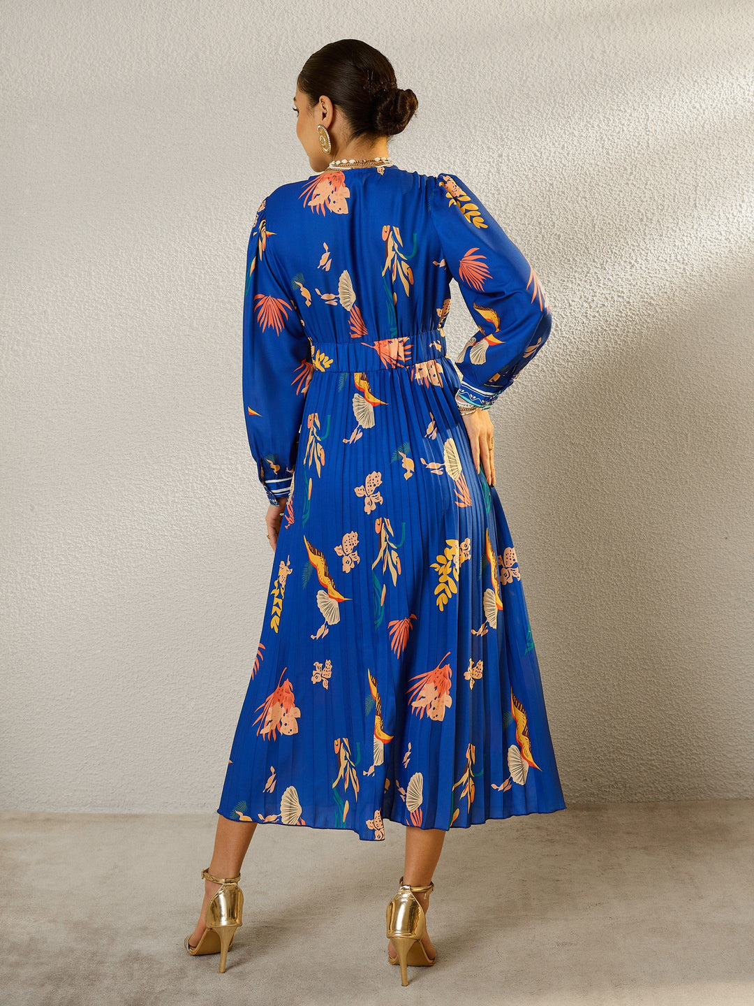 Women Blue Tropical Full Sleeves Pleated Midi Dress