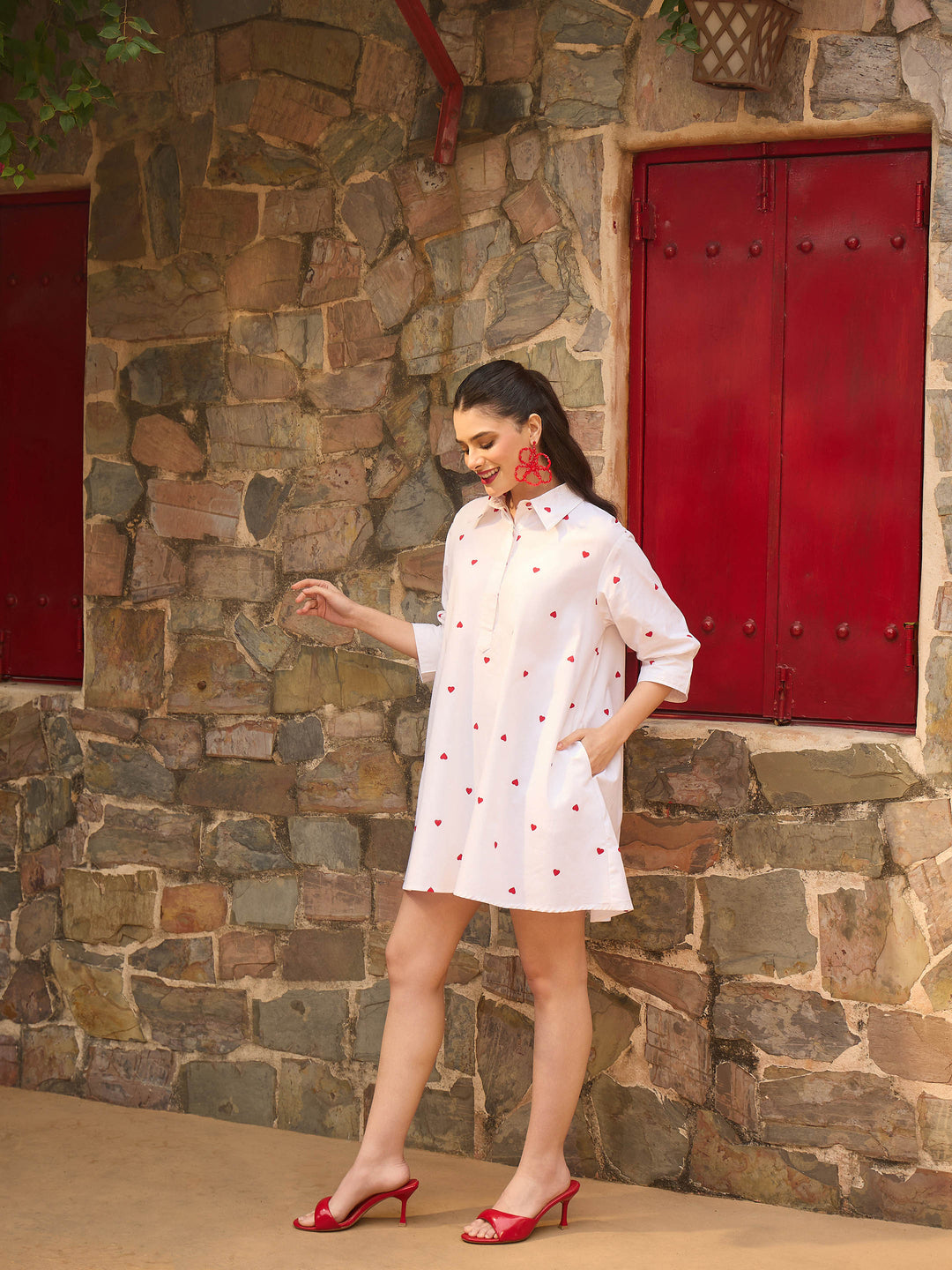 Women White &amp; Red Heart Print Collar Neck Short Dress