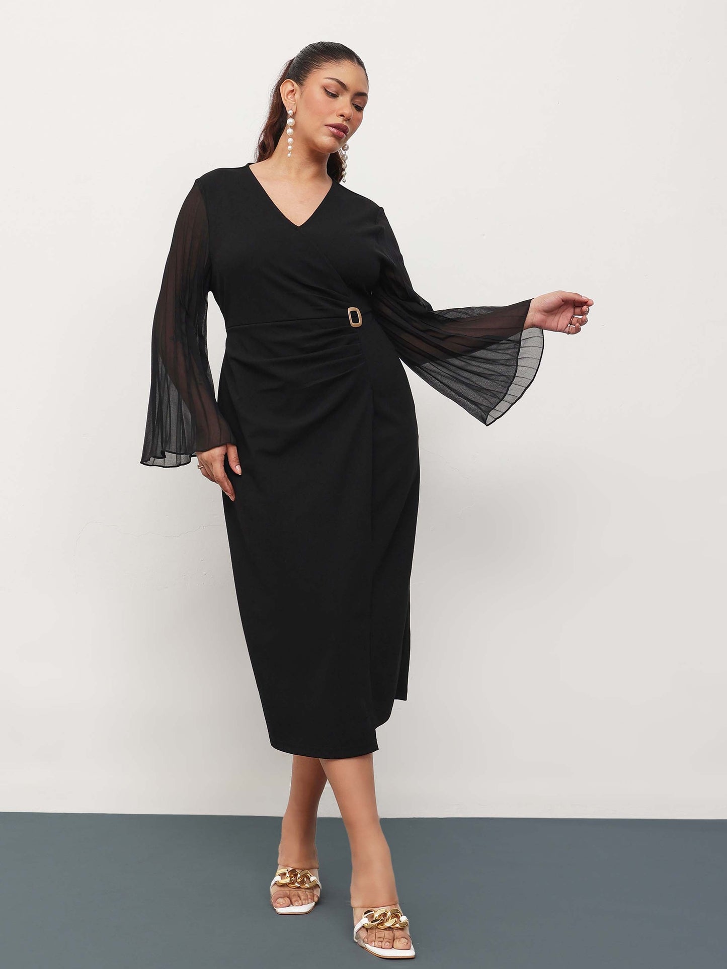 Black Pleated Sleeves Side Ruched Midi Dress