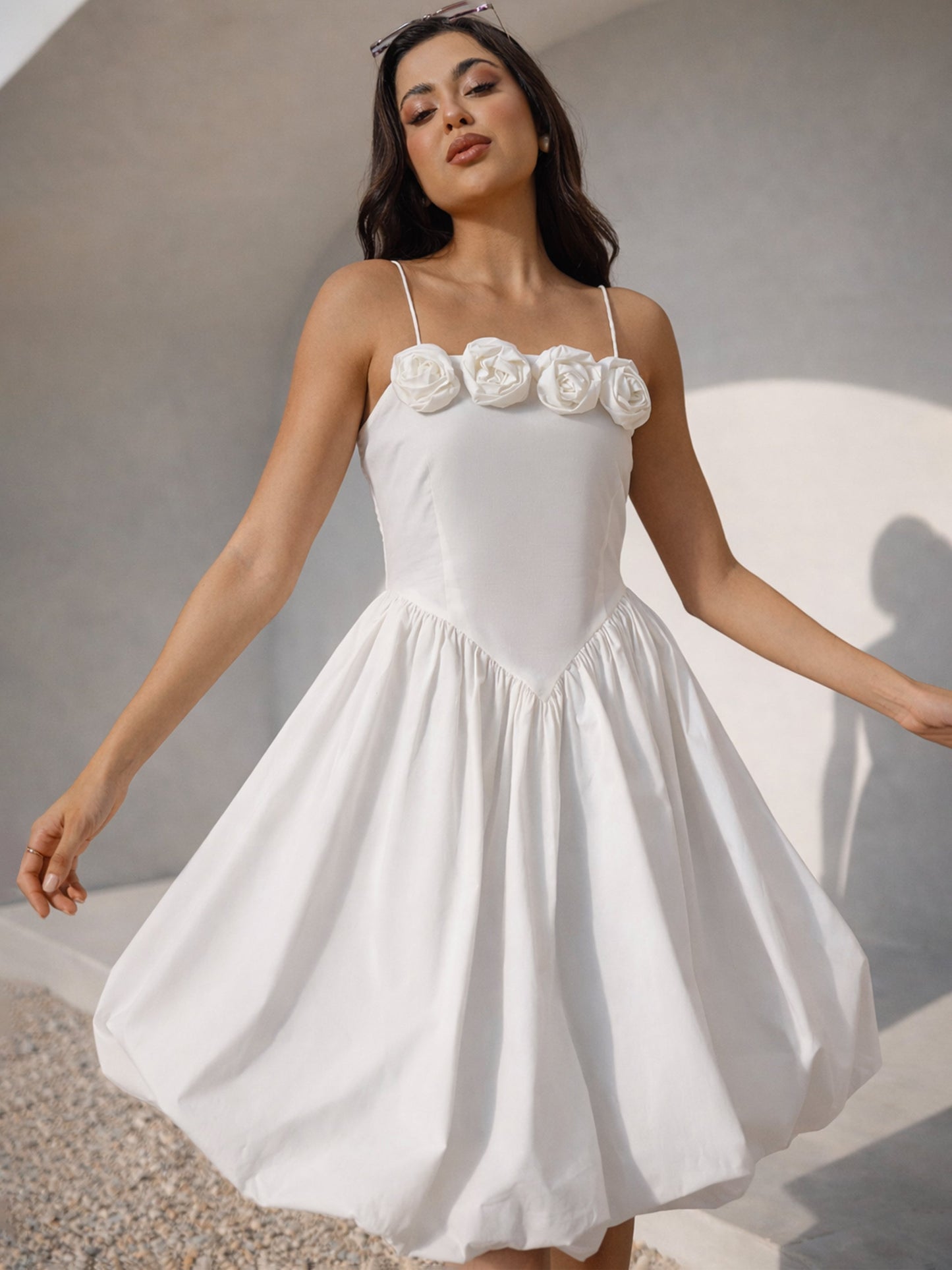 White Front Corsage Low Waist Balloon Short Dress