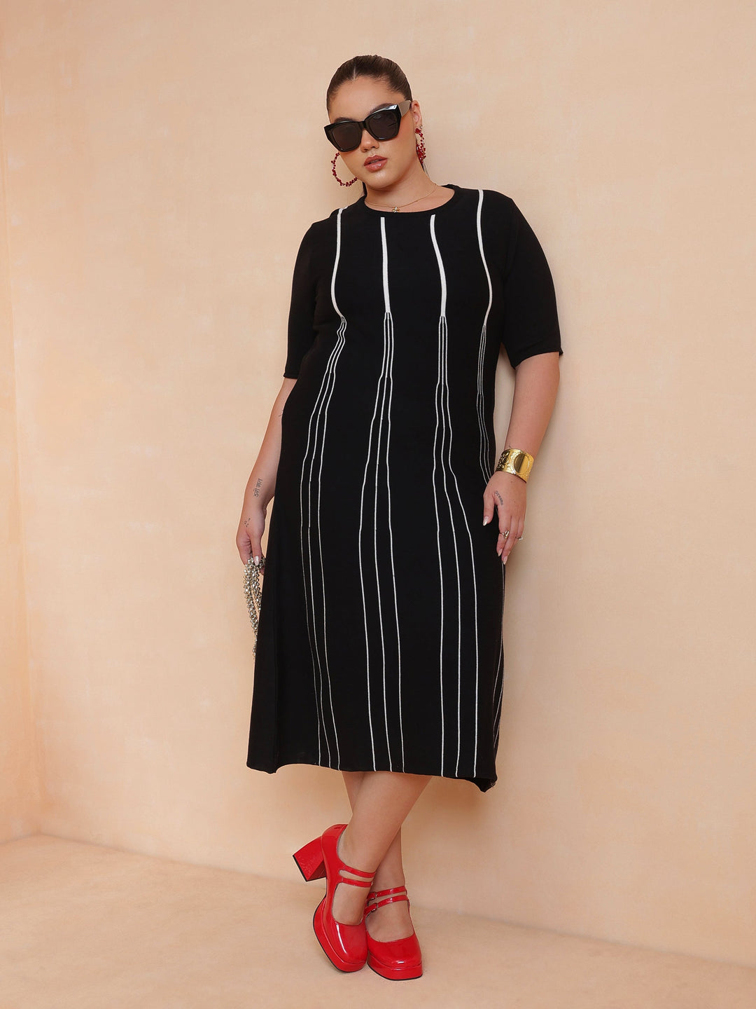Black &amp; White Stripe Knit Short Sleeves Midi Dress