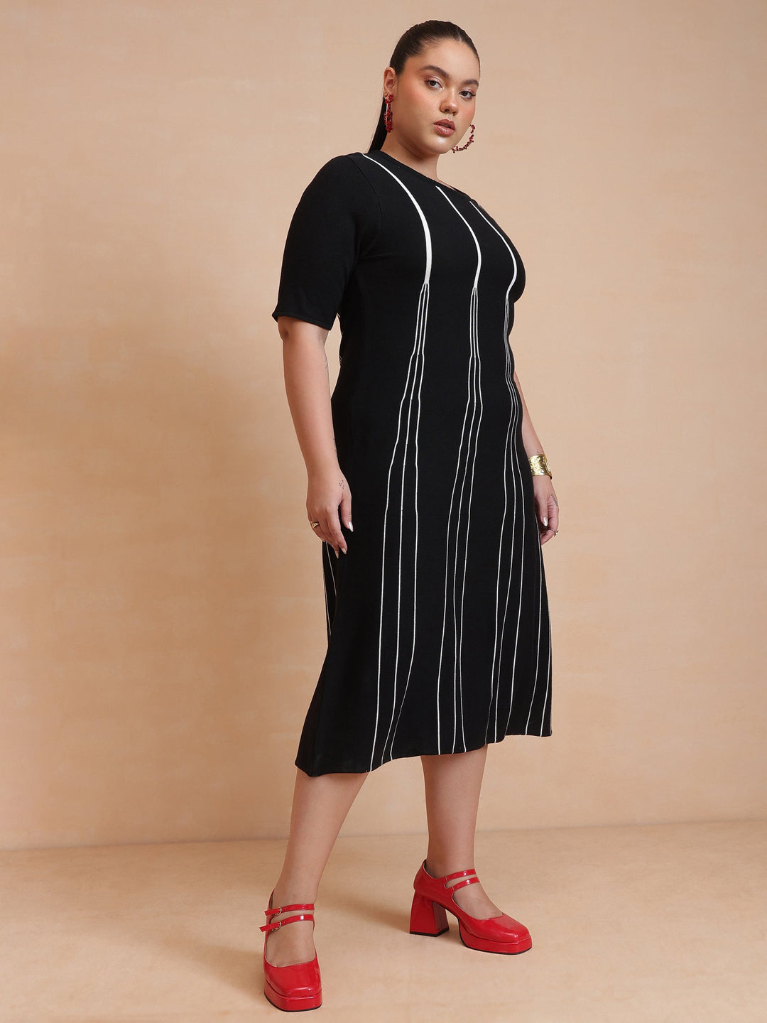 Black &amp; White Stripe Knit Short Sleeves Midi Dress