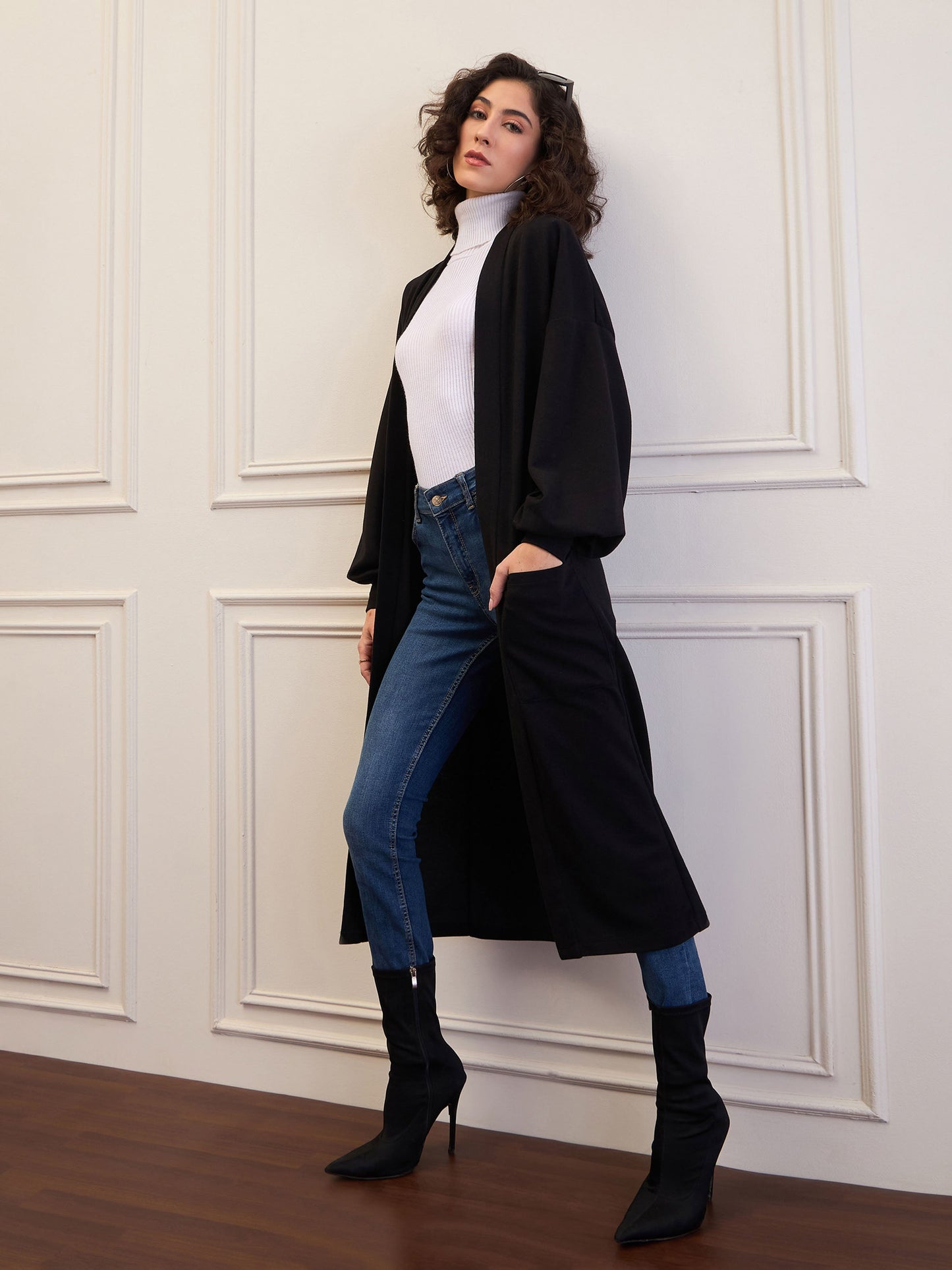 Women Black Front Open Balloon Sleeve Shrug