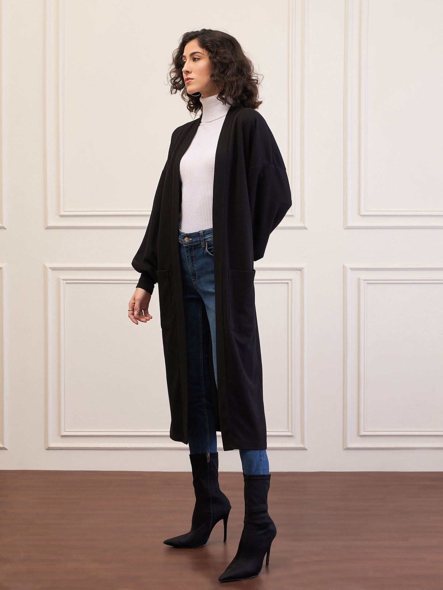 Women Black Front Open Balloon Sleeve Shrug