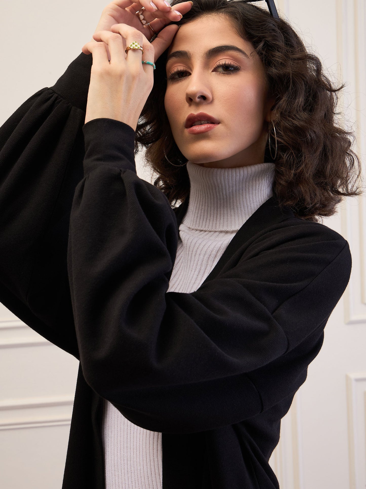 Women Black Front Open Balloon Sleeve Shrug