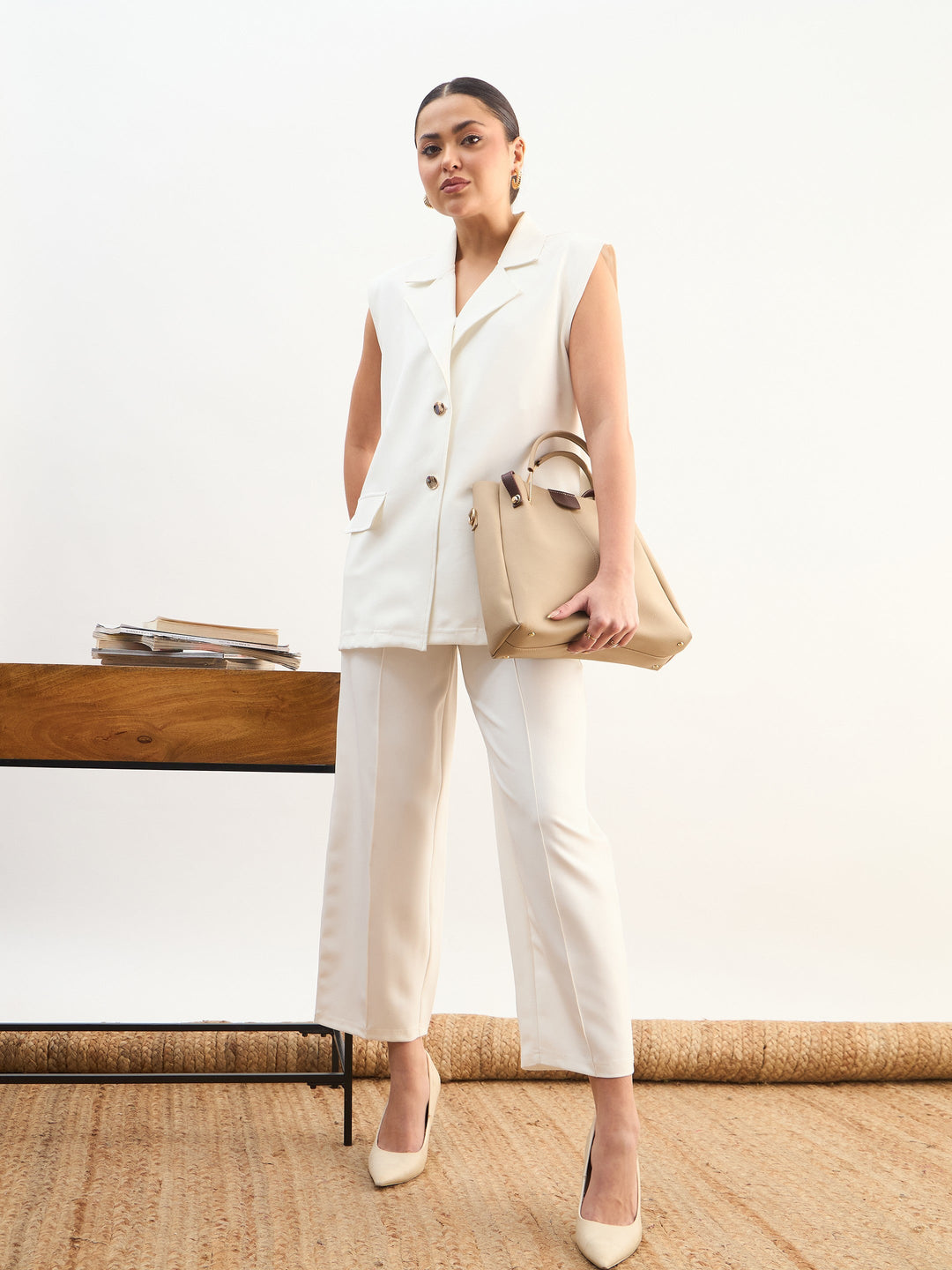 Women White Notch Collar Oversize Sleeveless Blazer