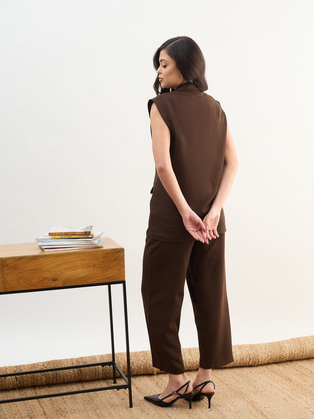 Women Coffee Brown Notch Collar Sleeveless Oversize Blazer With Slouchy Pant