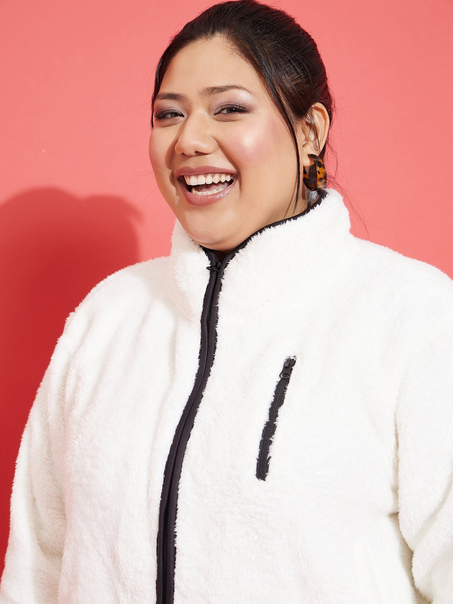 White Fur Contrast Piping Zipper Jacket