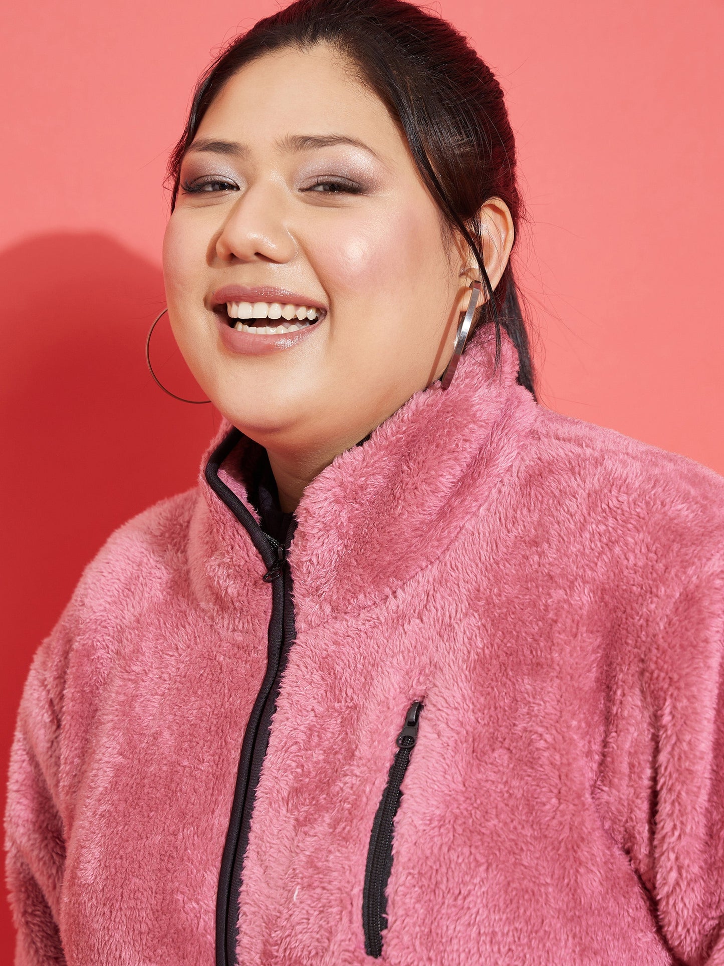 Pink Fur Contrast Piping Zipper Jacket-SASSAFRAS Curve