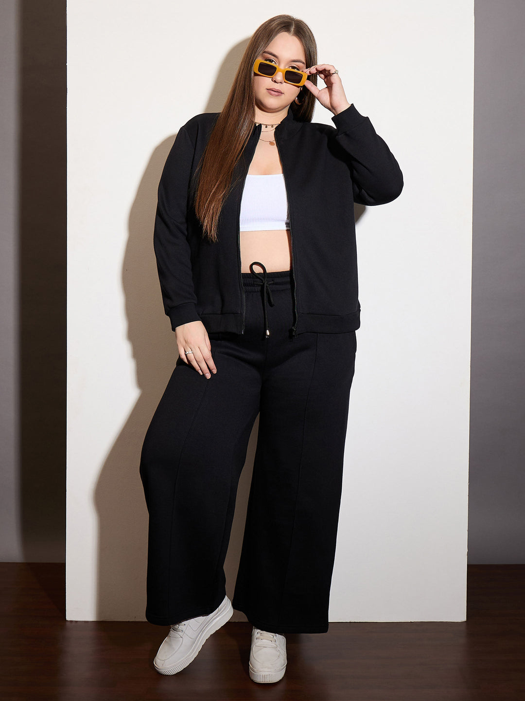 Black Fleece Front Zipper Jacket With Sweatpants -SASSAFRAS Curve