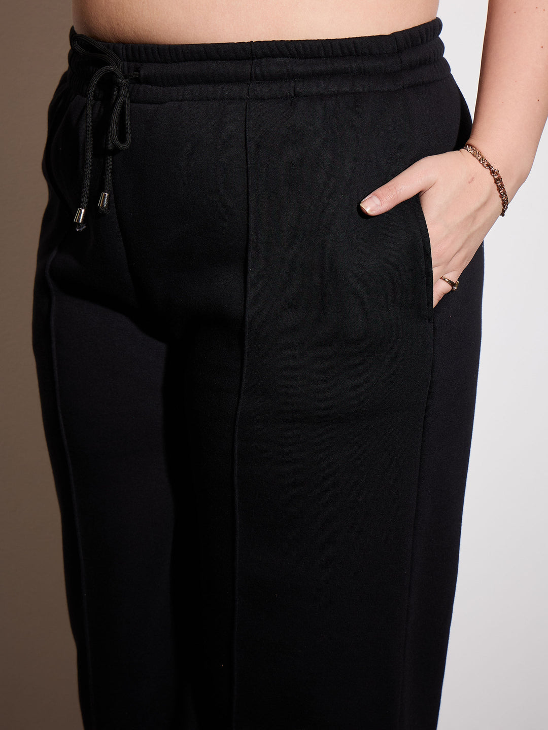 Black Fleece Front Zipper Jacket With Sweatpants -SASSAFRAS Curve