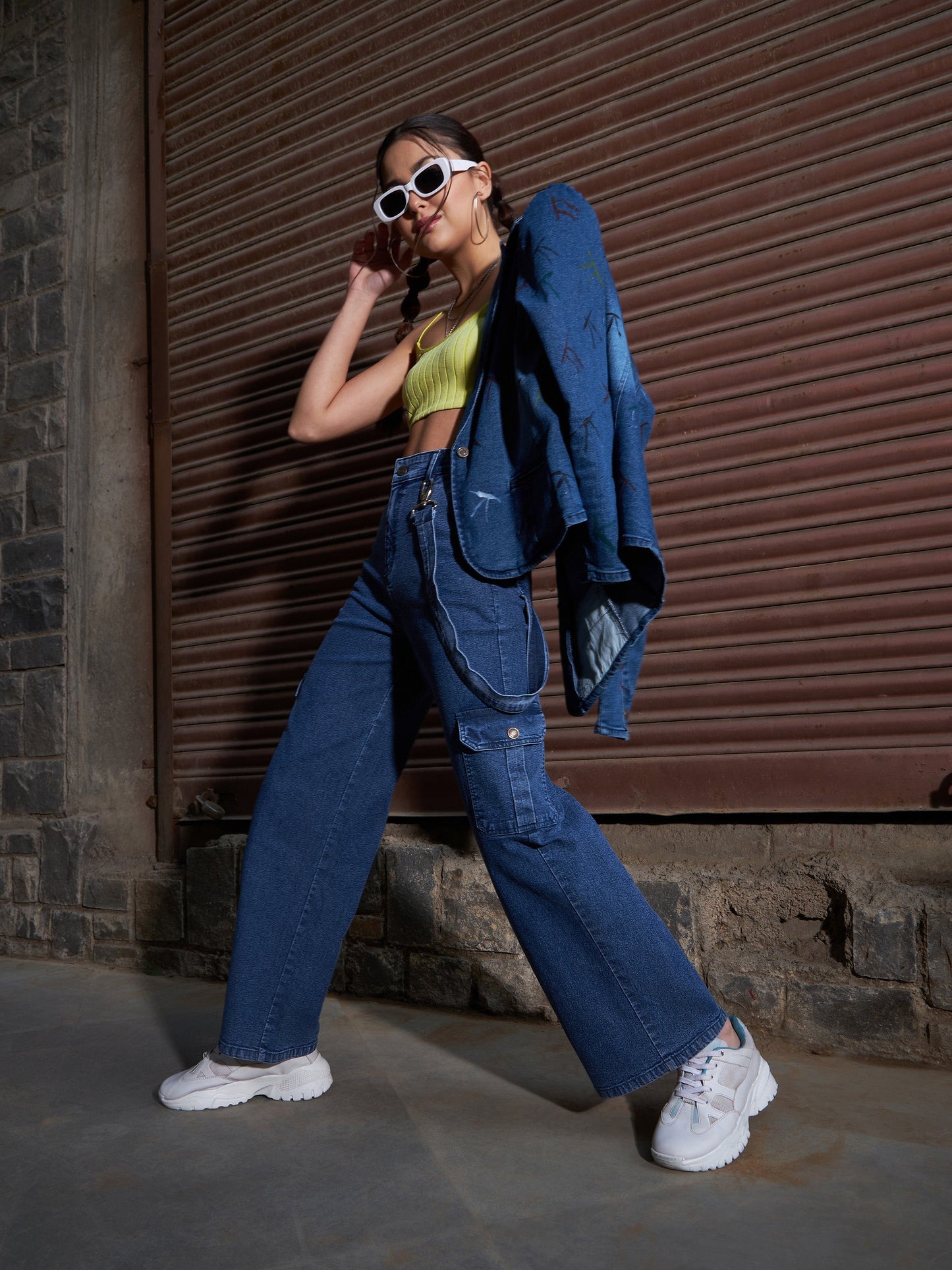 Women Blue Denim Side Patch Pockets Jeans