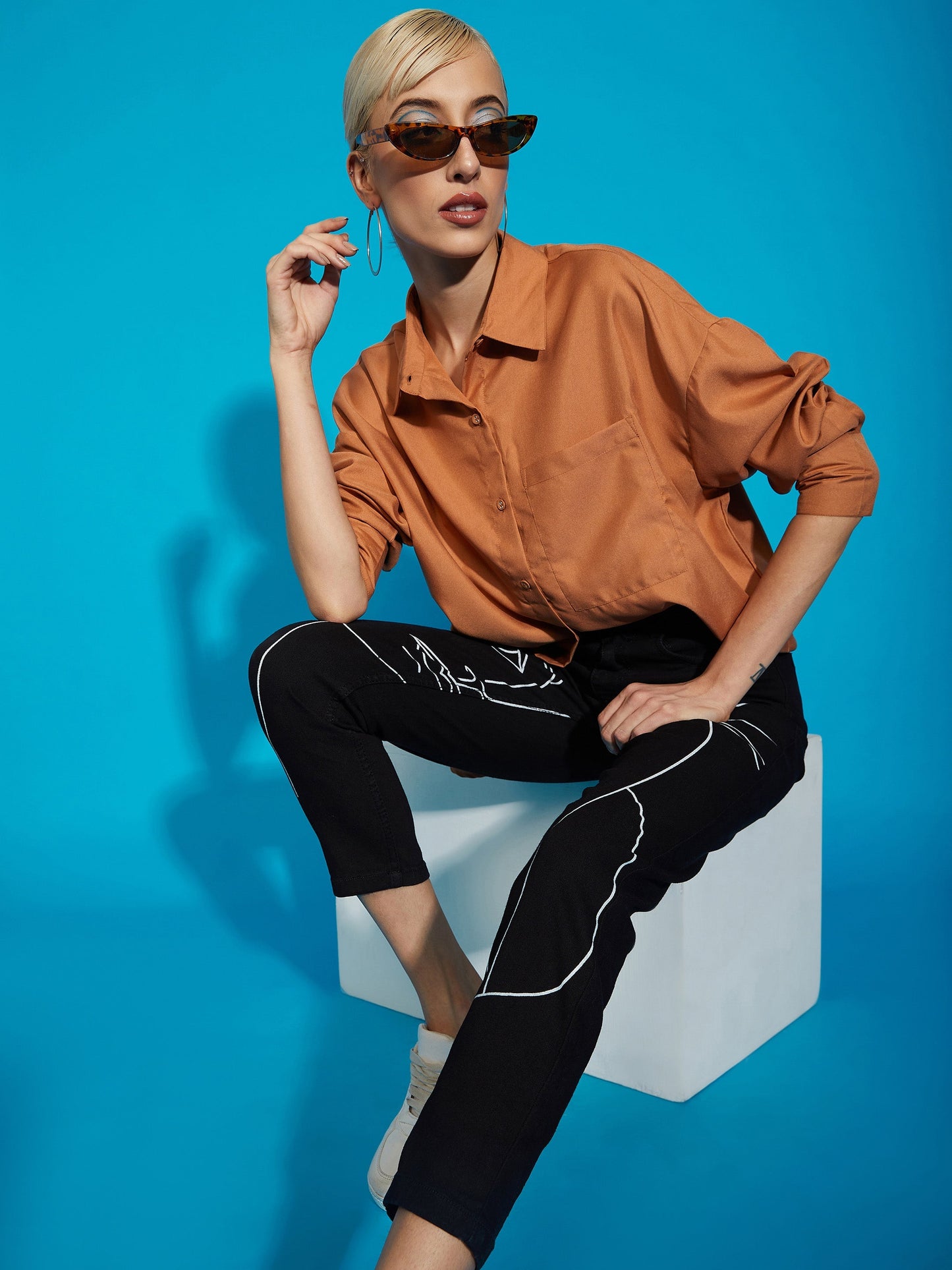 Black Premium Line Art Mom Fit Jeans