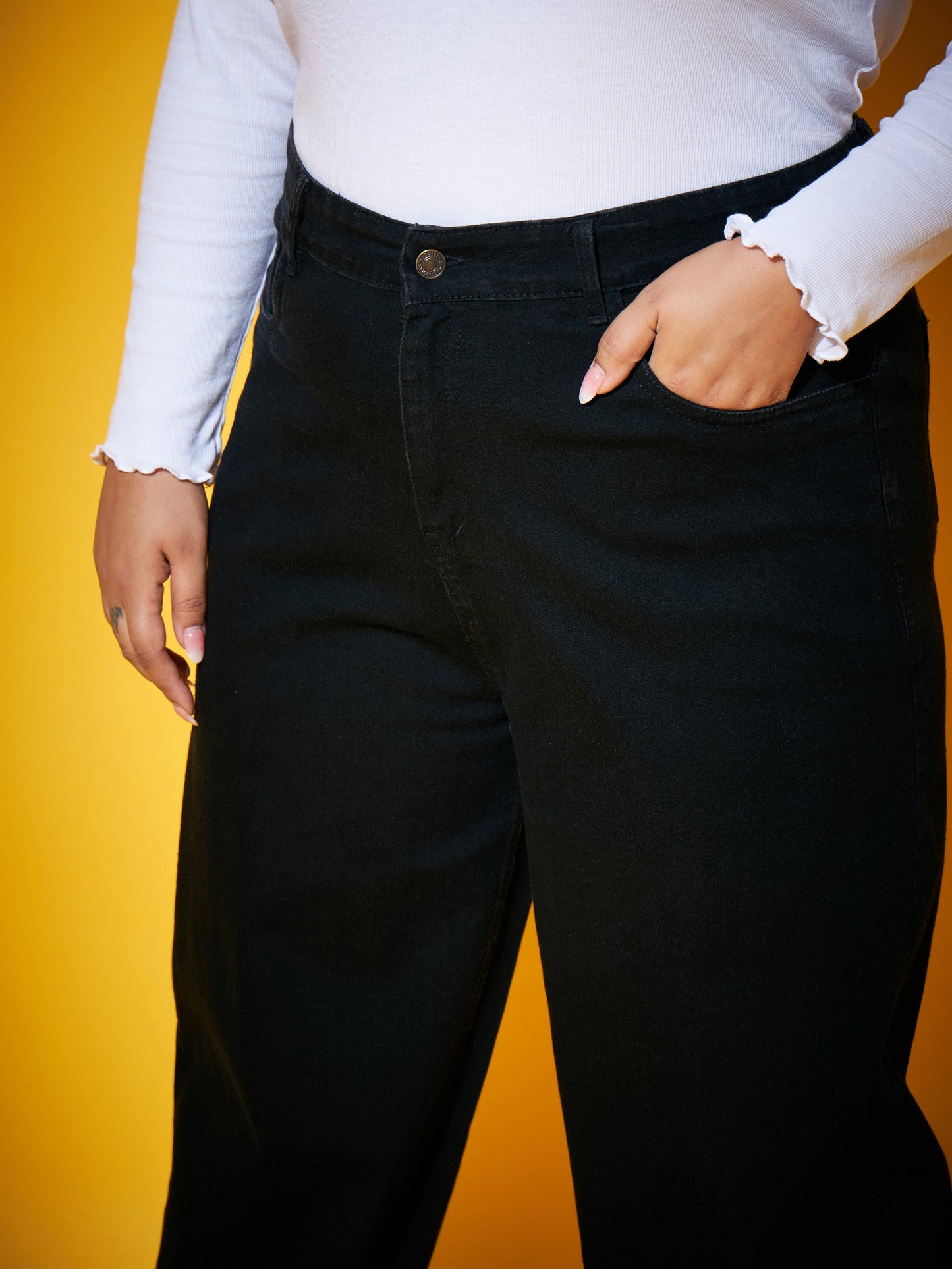 Black Balloon Fit Jeans-SASSAFRAS Curve