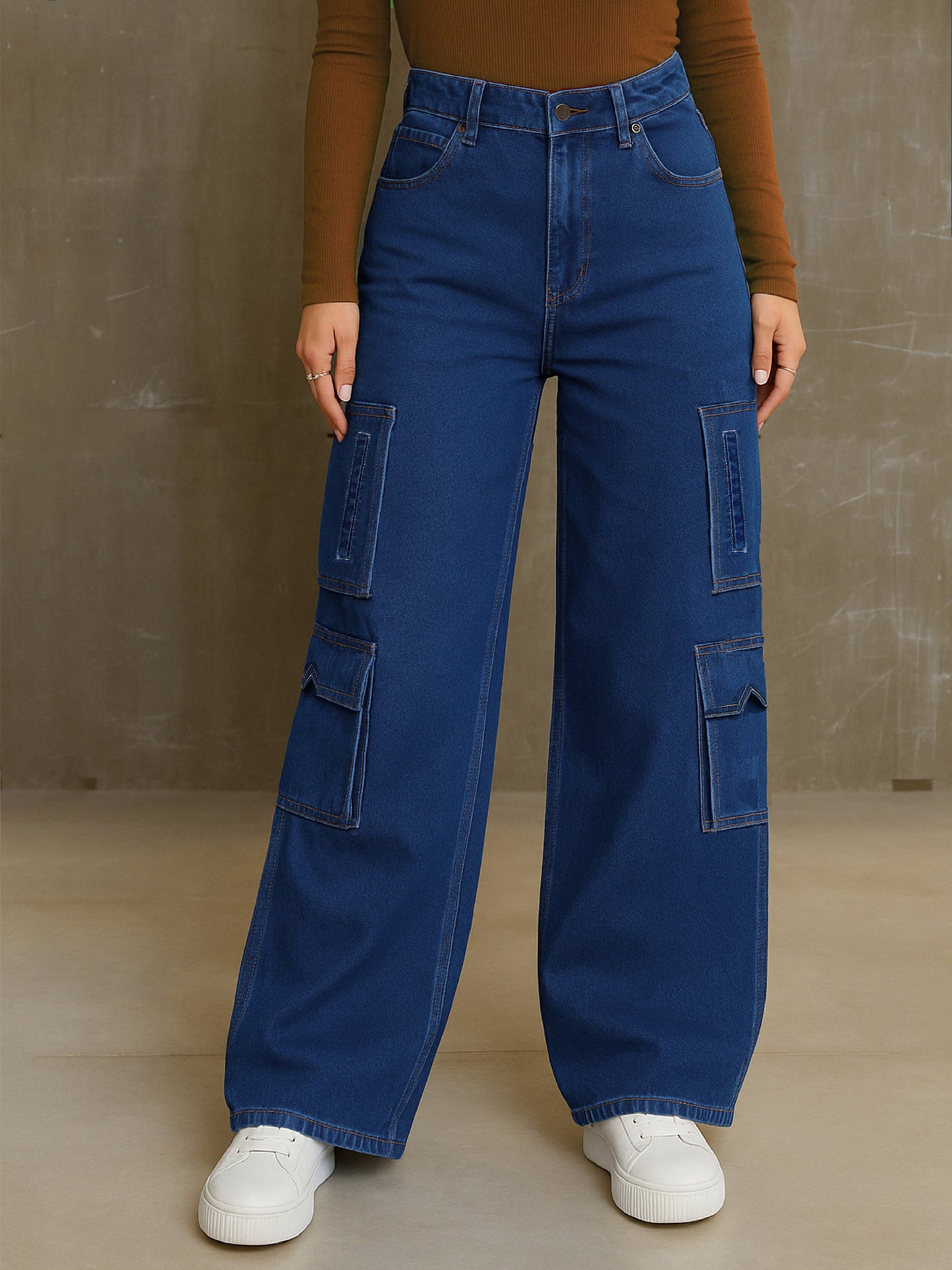Women Blue Boxy Pockets Cargo Jeans