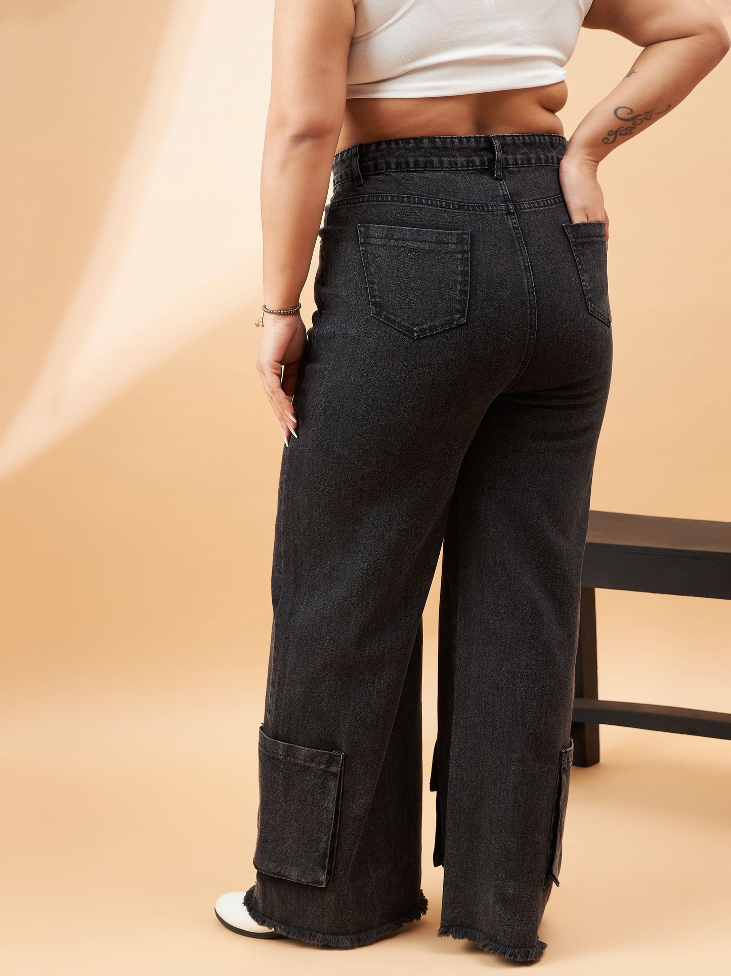Black Blast Hem Pockets Straight Jeans -SASSAFRAS Curve