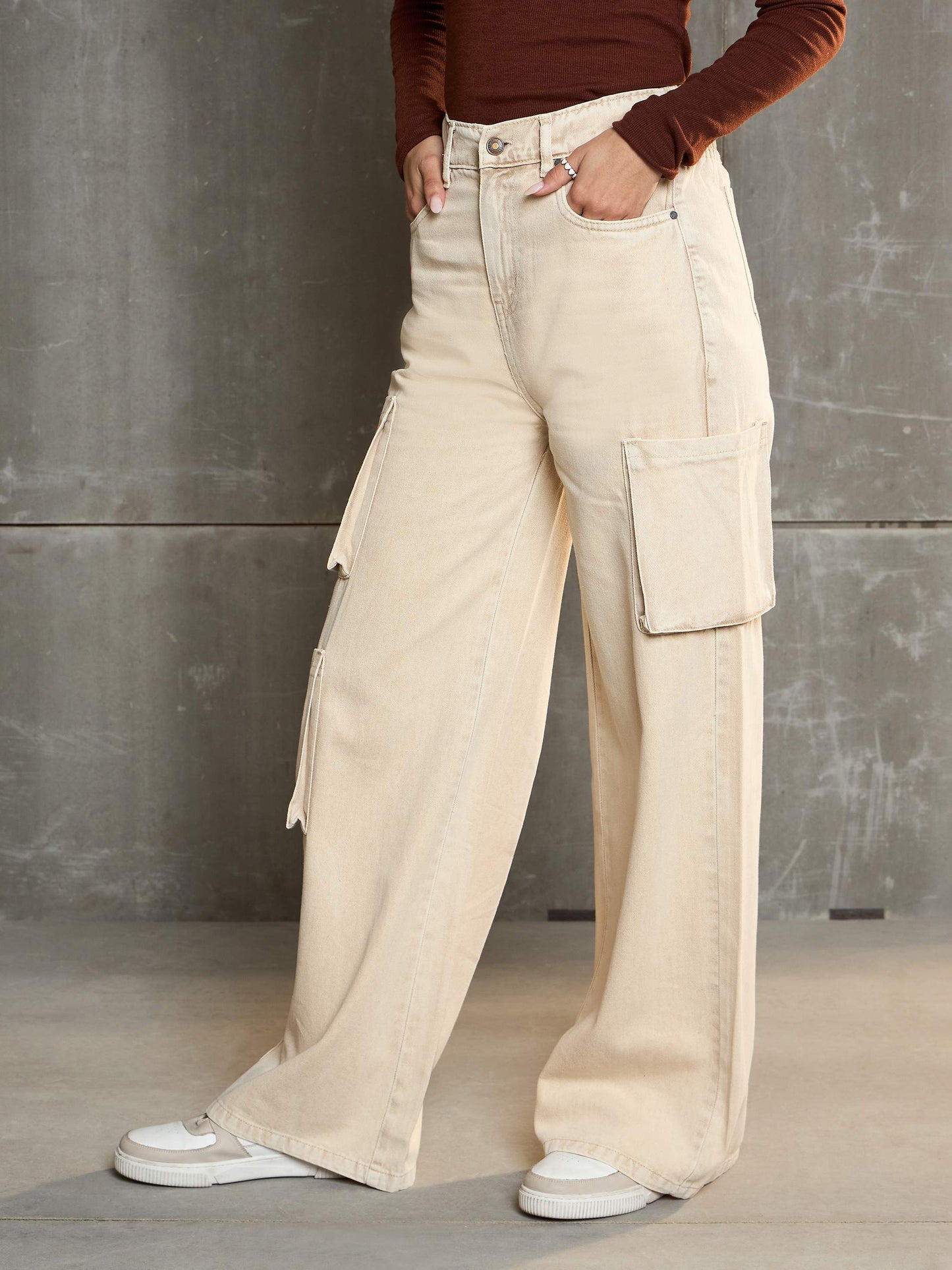 Women Beige Box Pocket Straight Premium Jeans