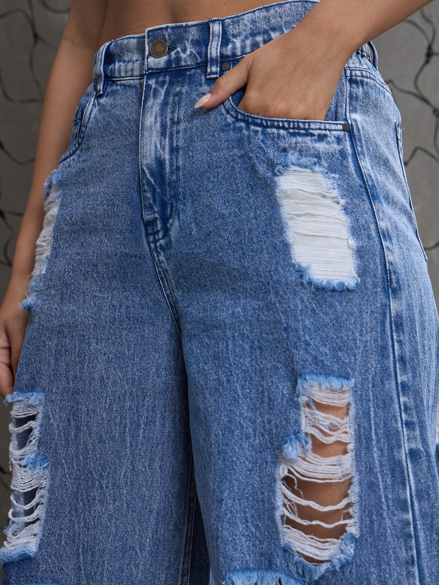 Women Blue Washed Denim Distressed Jeans