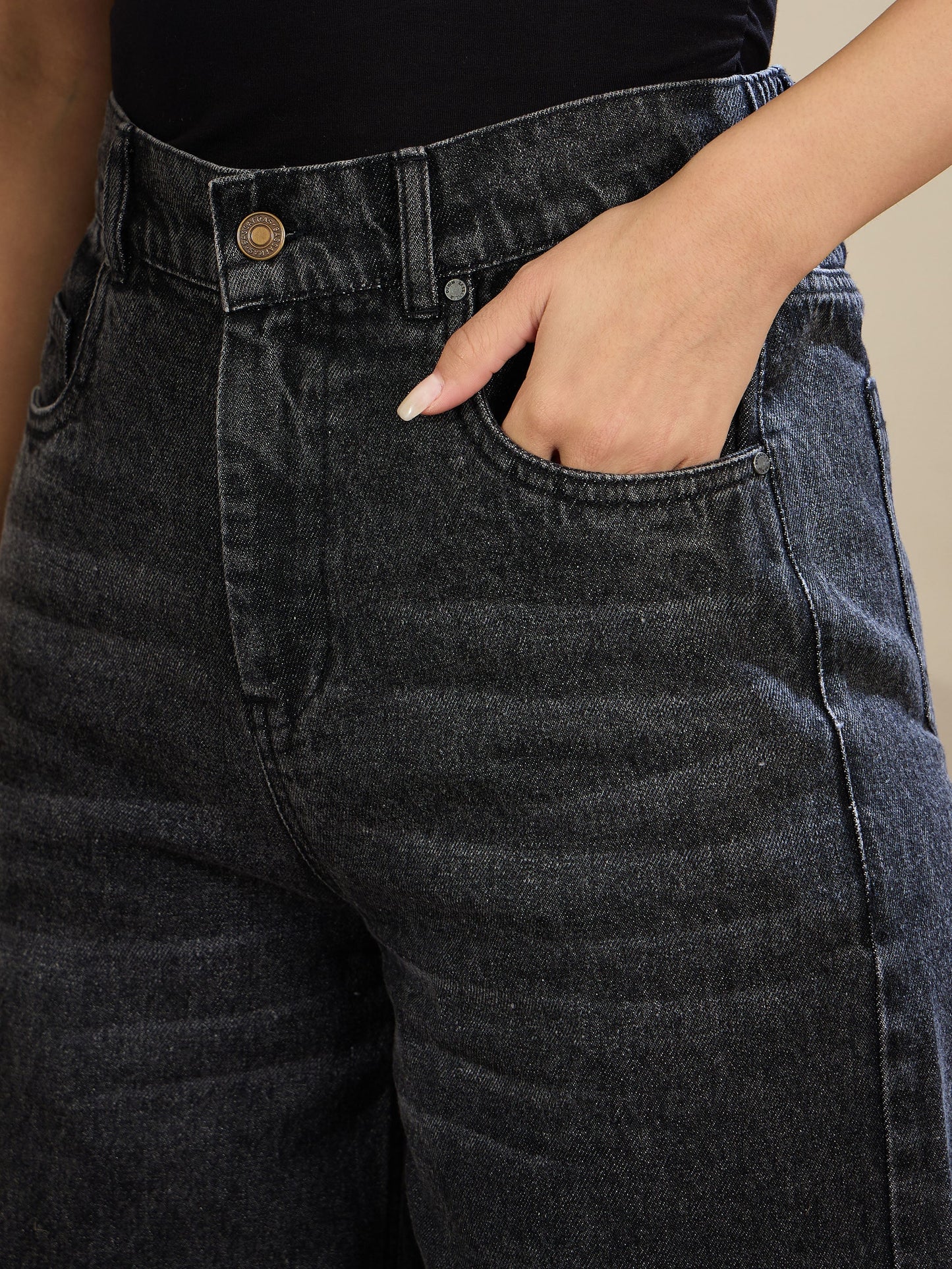 Women Black Wash High Waist Straight Fit Jeans