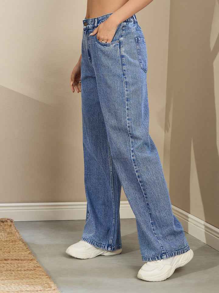 Women Blue Wash High Waist Straight Fit Jeans