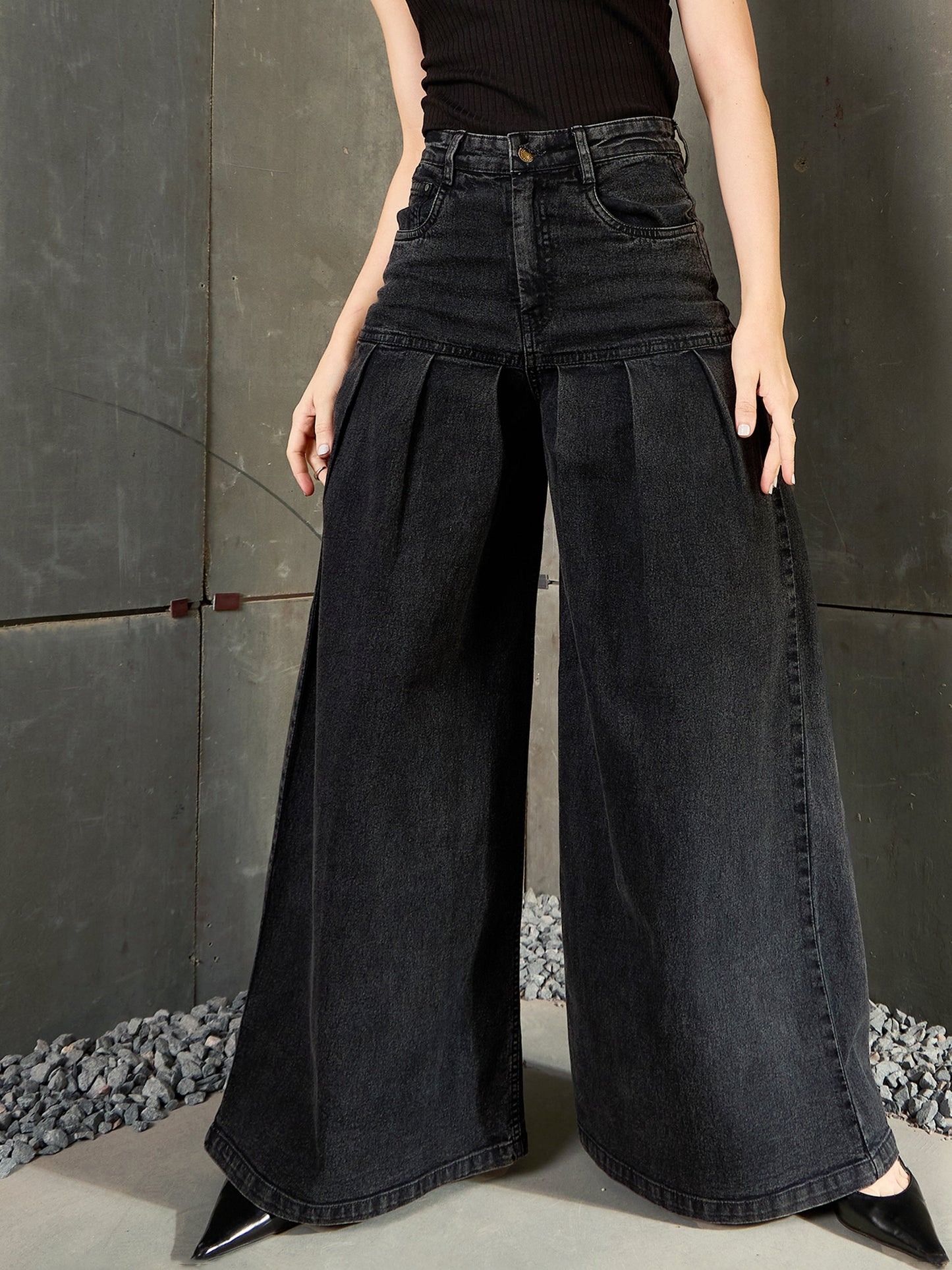 Women Black Washed Pleated Flared Jeans