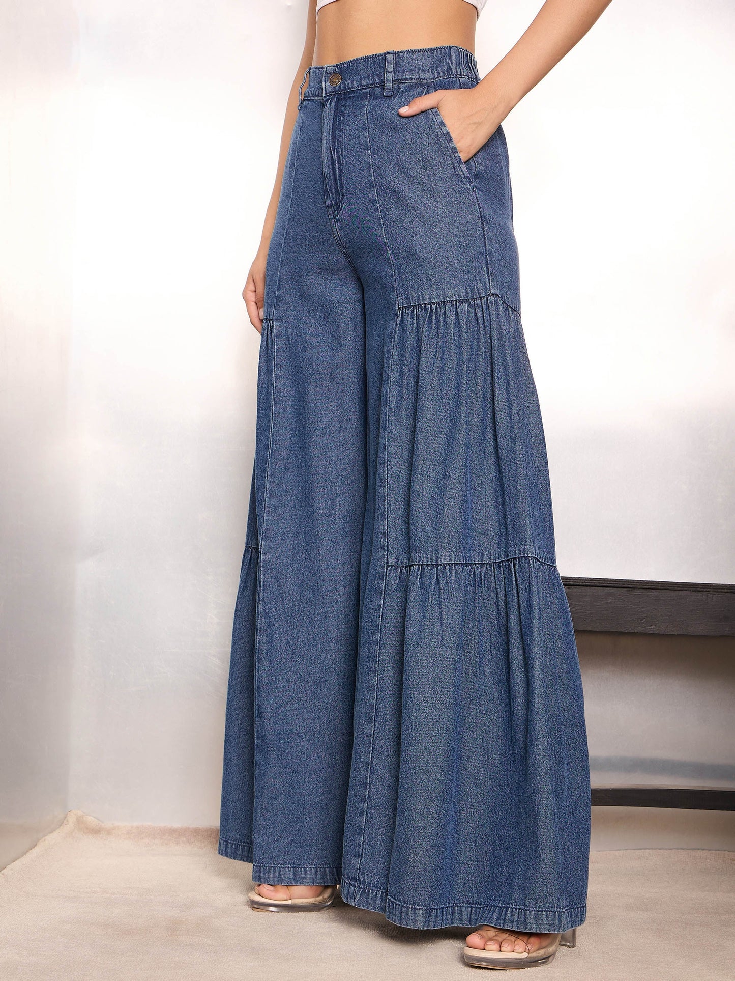 Women Blue Washed Gathered Front Flared Jeans