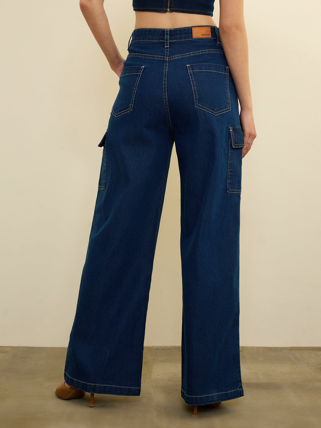 Women Navy Wash Mid Rise Straight Cargo Jeans