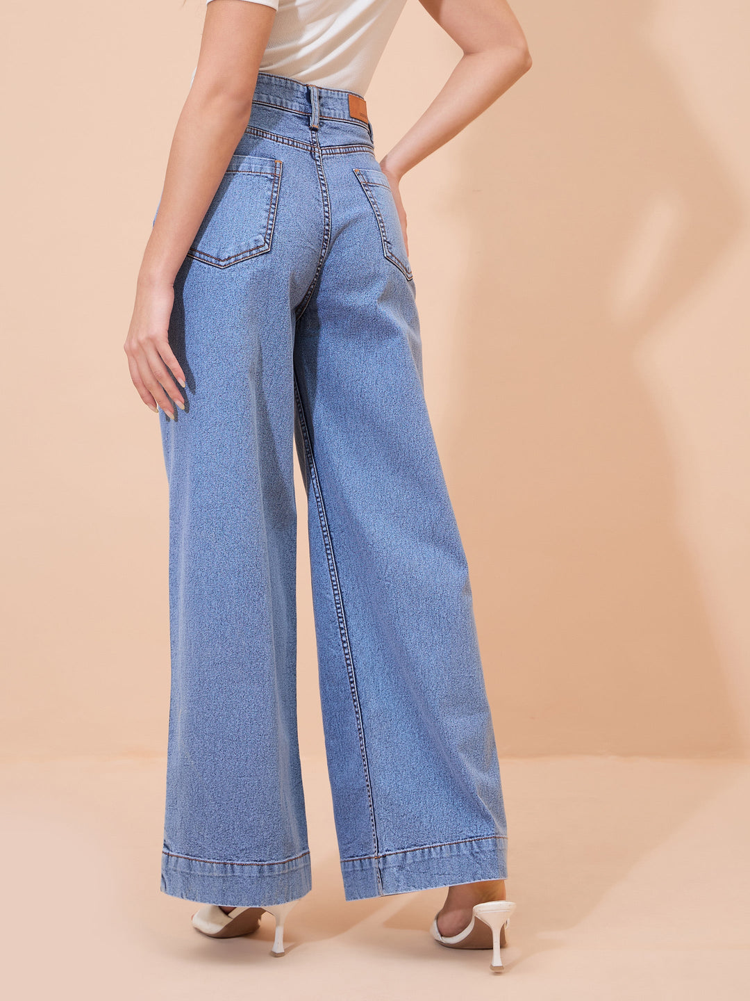 Women Blue Acid Wash Front Pocket Straight Fit Jeans