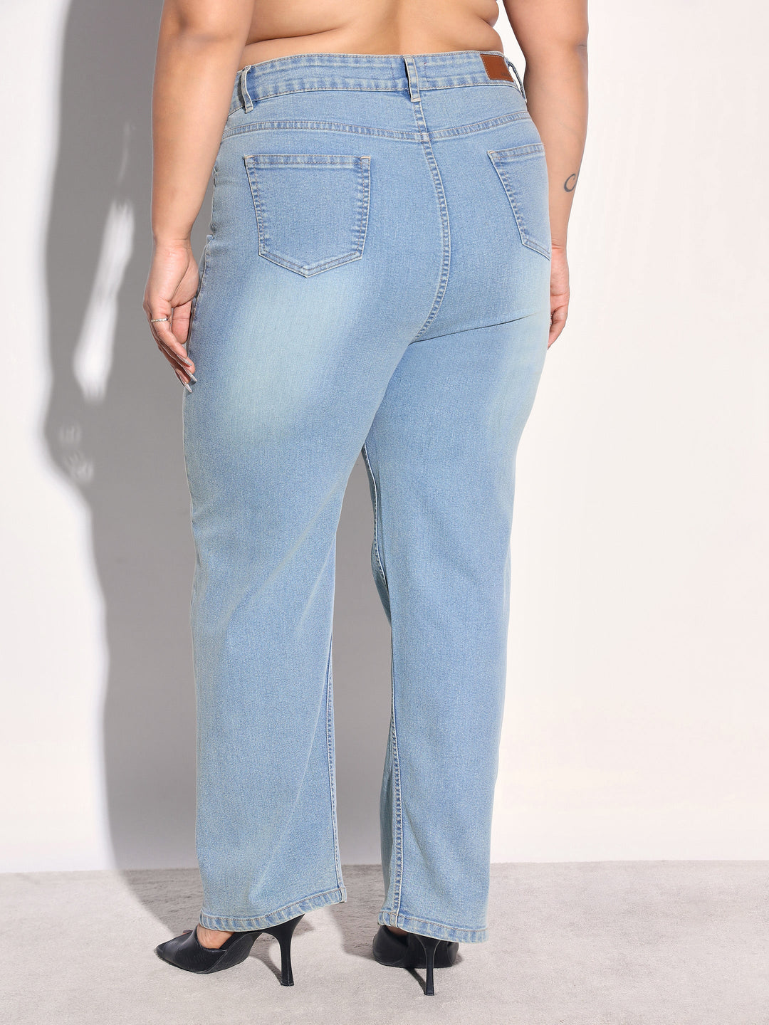 Women Green Wash Denim Straight Fit Jeans