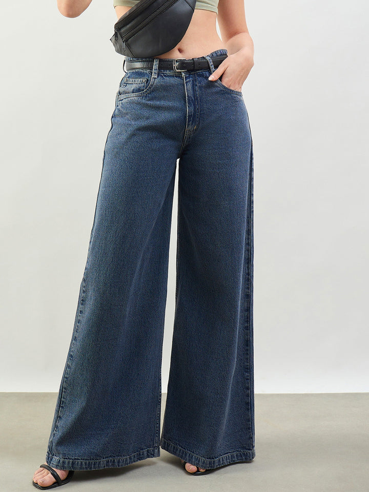 Women Blue Wash Low Waist Wide Leg Jeans