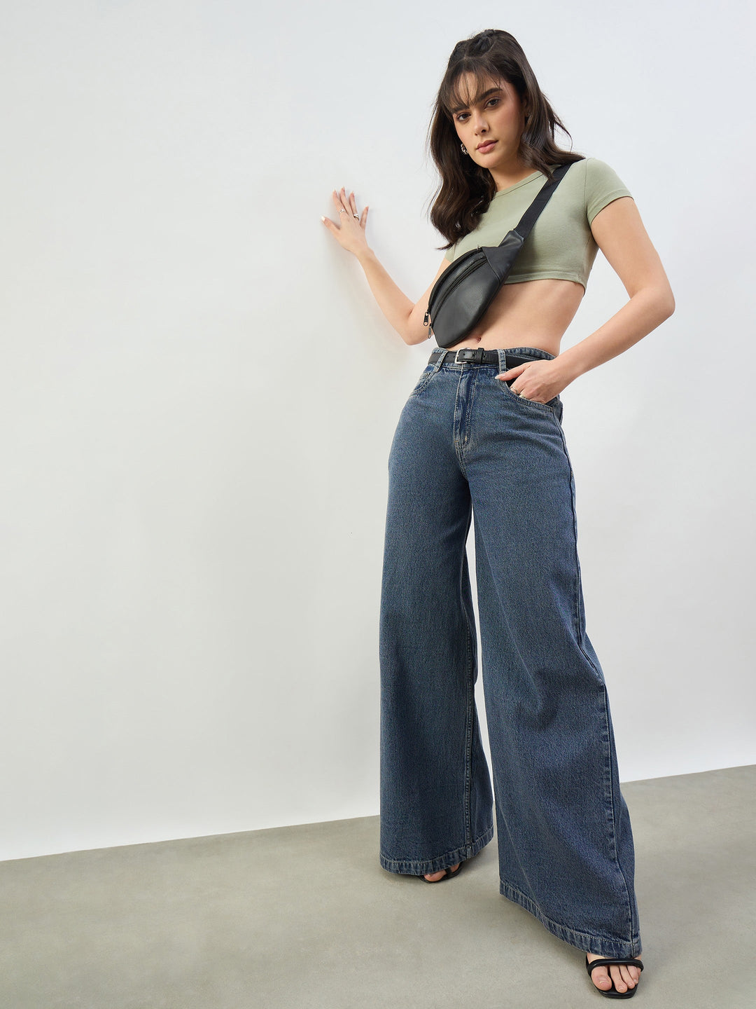 Women Blue Wash Low Waist Wide Leg Jeans