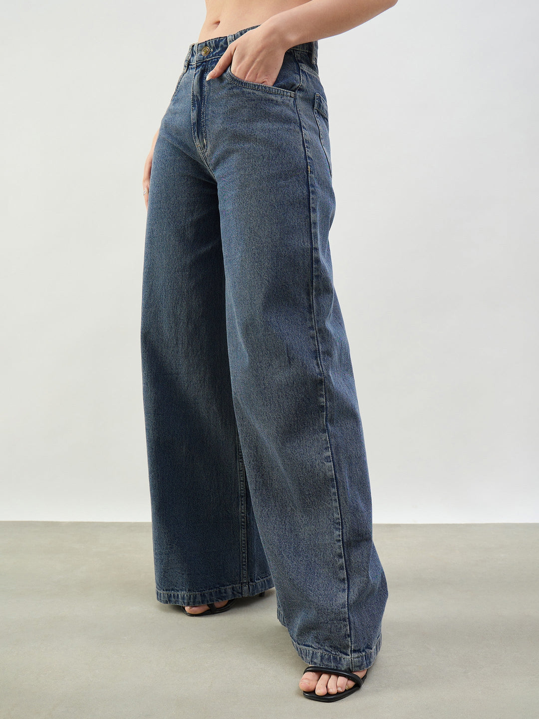 Women Blue Wash Low Waist Wide Leg Jeans