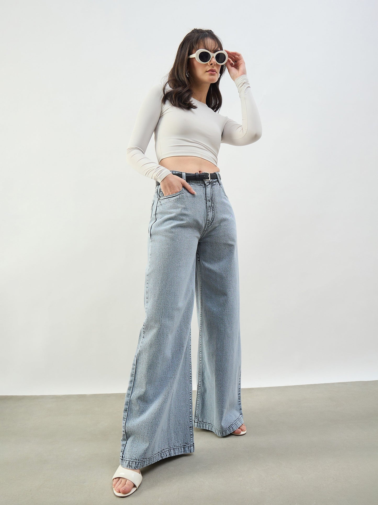 Women Grey Wash Low Waist Wide Leg Jeans