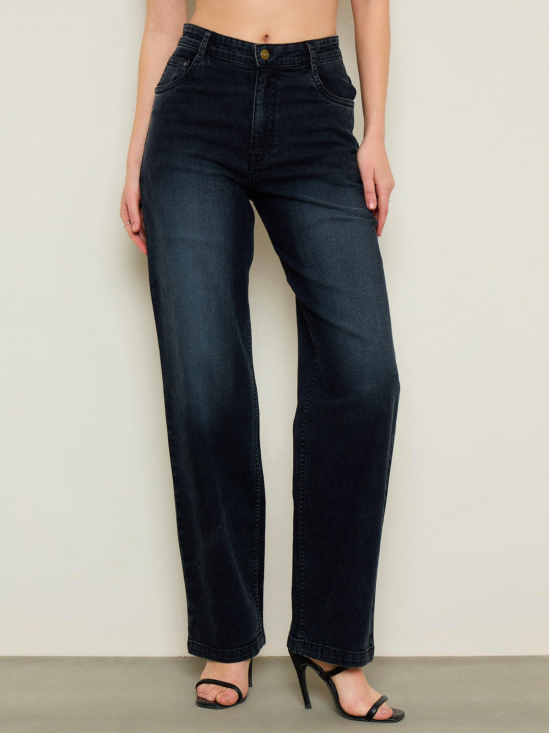 Women Black Wash Low Waist Straight Fit Jeans