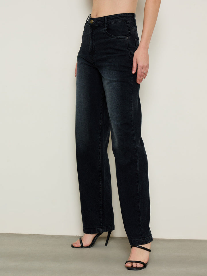 Women Black Wash Low Waist Straight Fit Jeans