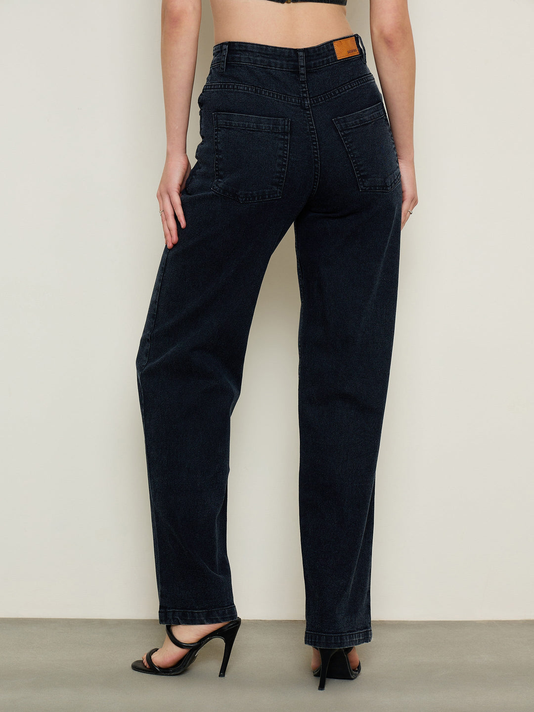 Women Black Wash Low Waist Straight Fit Jeans