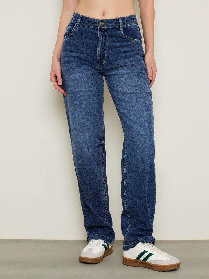 Women Blue Wash Low Waist Straight Fit Jeans