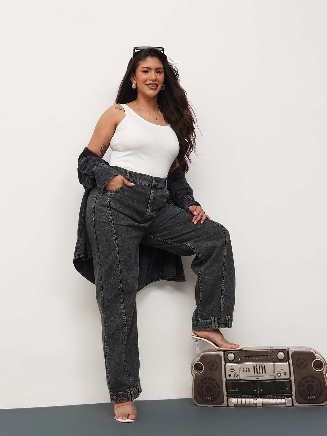 Black Wash Denim Hem Design Basic Straight Jeans