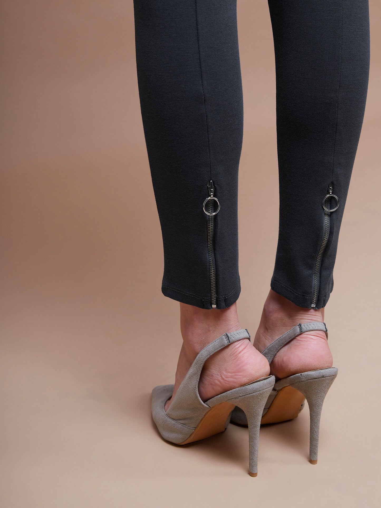Grey Bottom Zipper Jeggings