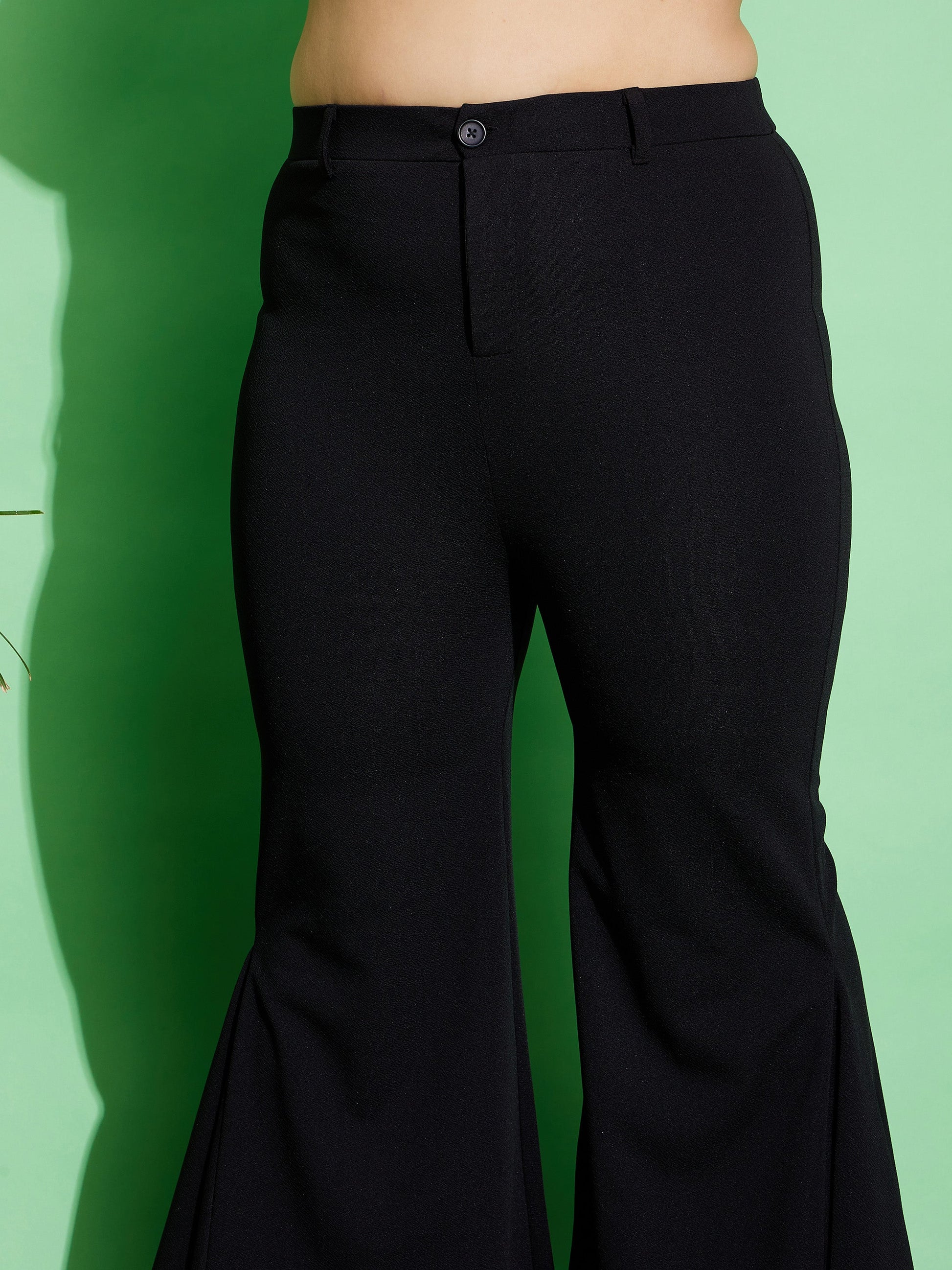 Black Kick Pleats Pants-SASSAFRAS Curve