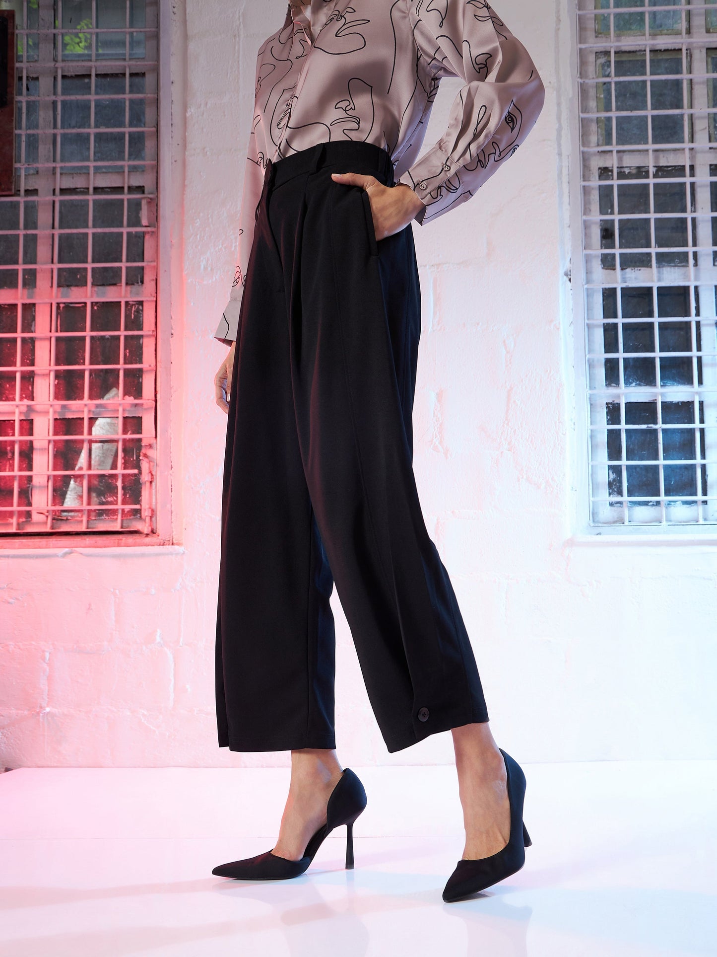 Women Black Button Hem Darted Balloon Pants