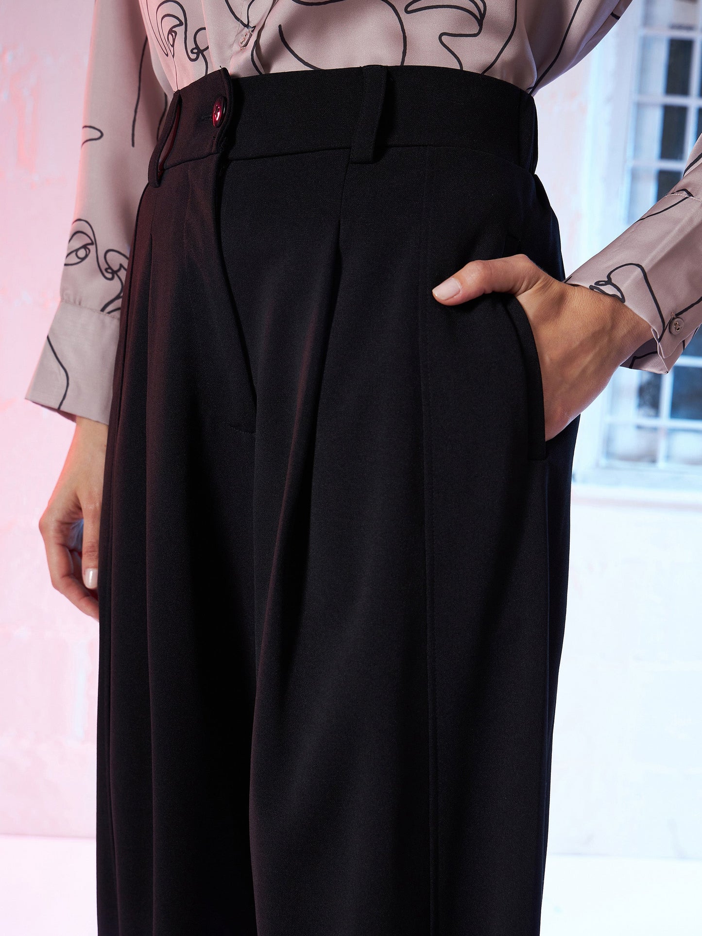 Women Black Button Hem Darted Balloon Pants