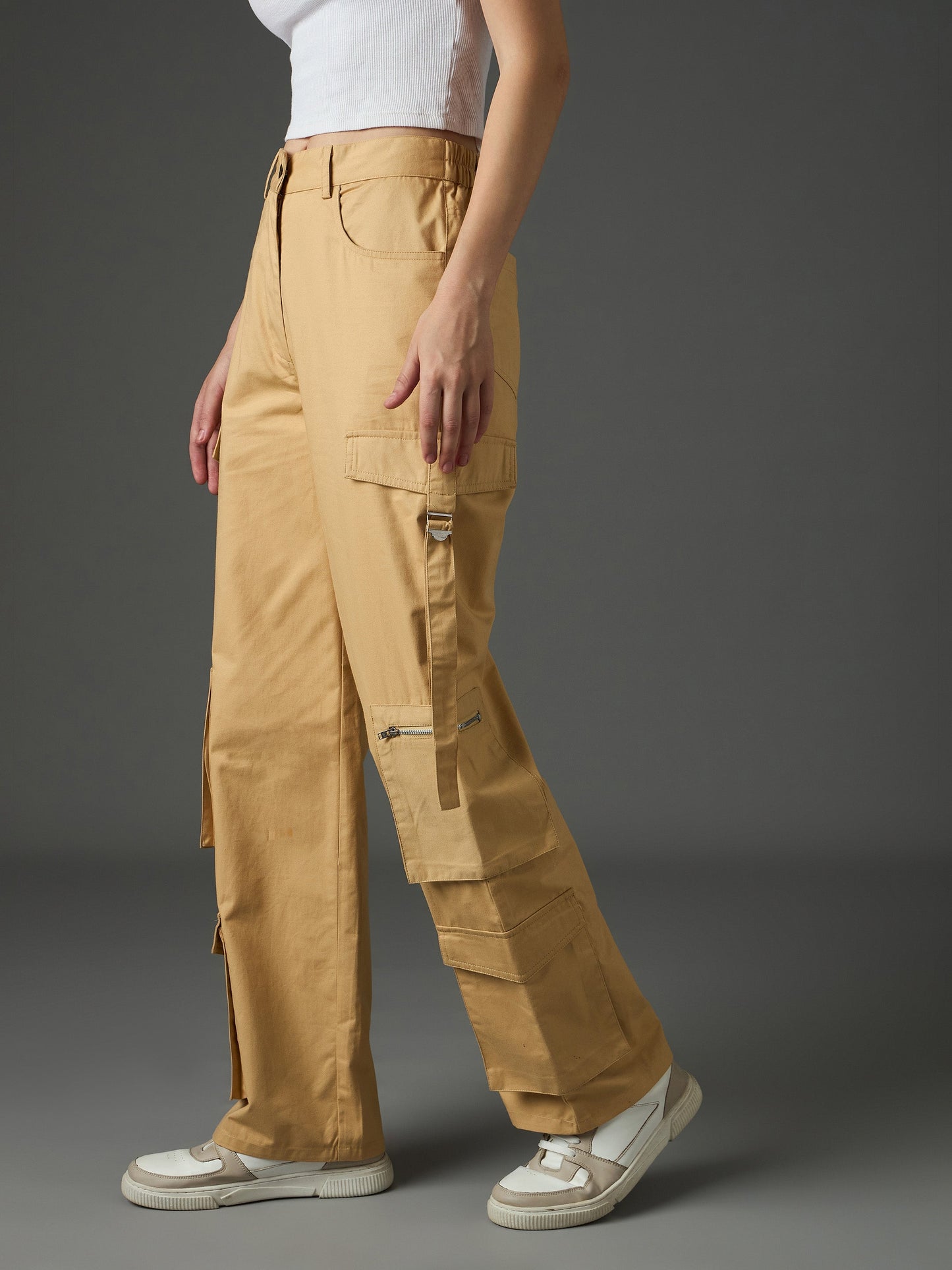 Women Beige Twill Zipper Pocket Cargo Straight Pants