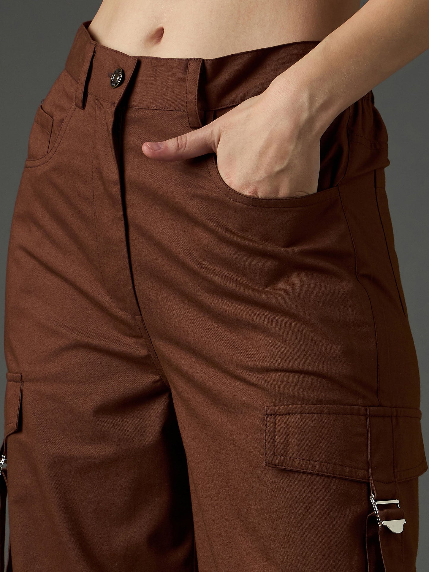 Women Brown Twill Zipper Pocket Cargo Straight Pants