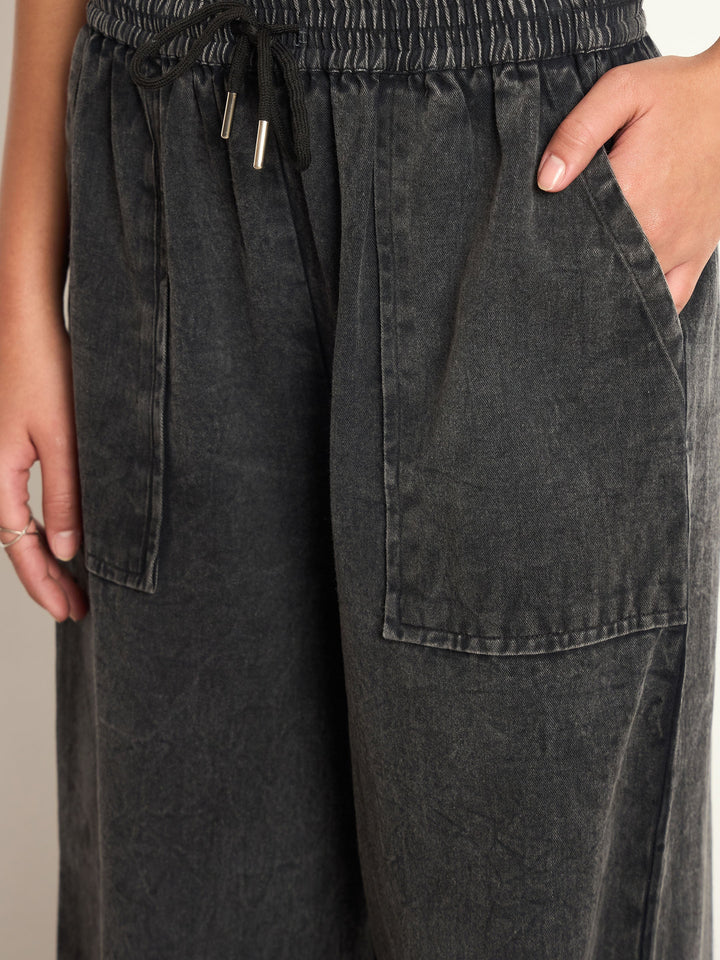Women Black Overdyed Elasticated Straight Pants